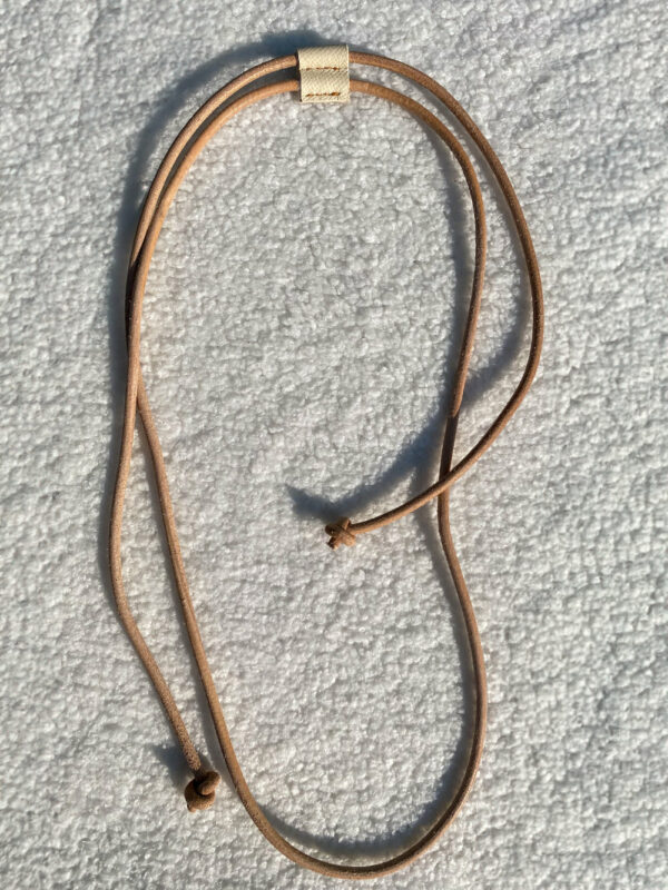 bandoulières en cuir réalisé en France beige