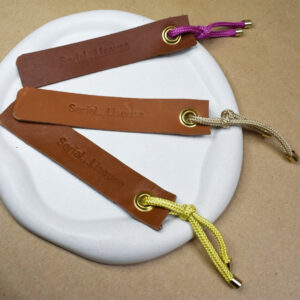 Marque page en cuir